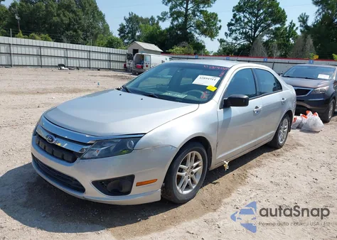 2012 Ford Fusion S из США, поврежденный, VIN 3FAHP0GA9CR113100